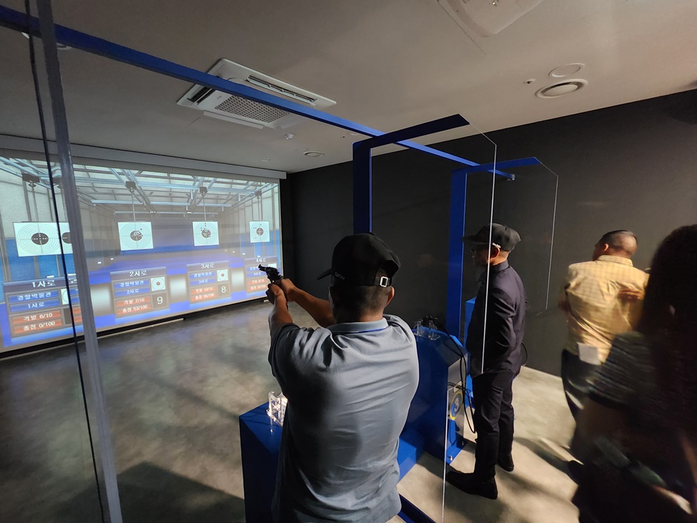 This simulation shooting range is at the Korean National Police Museum. (Korean National Police Museum)