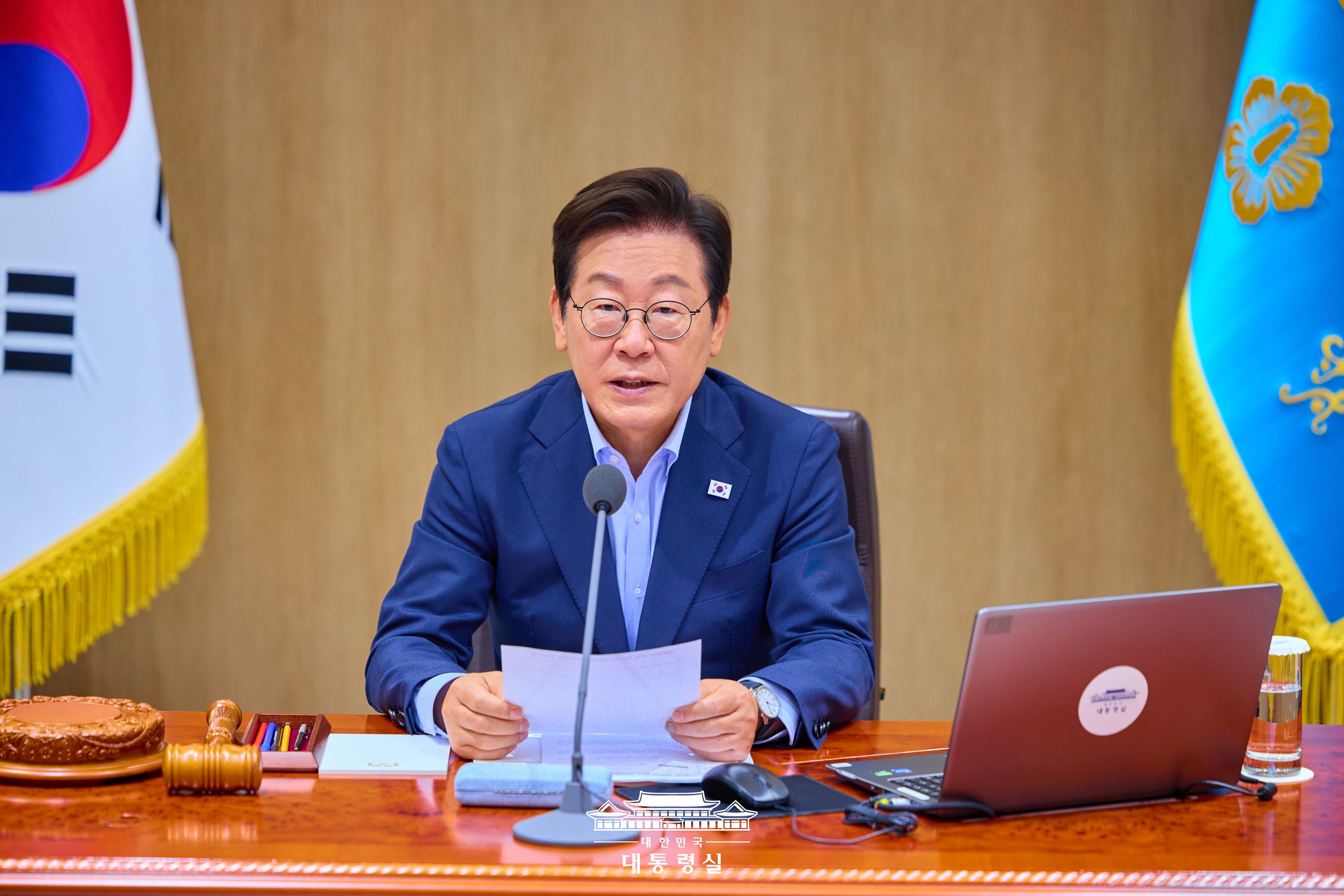 President Lee Jae Myung on Aug. 25 chairs a Cabinet meeting at the presidential office in Seoul. (Office of the President)  