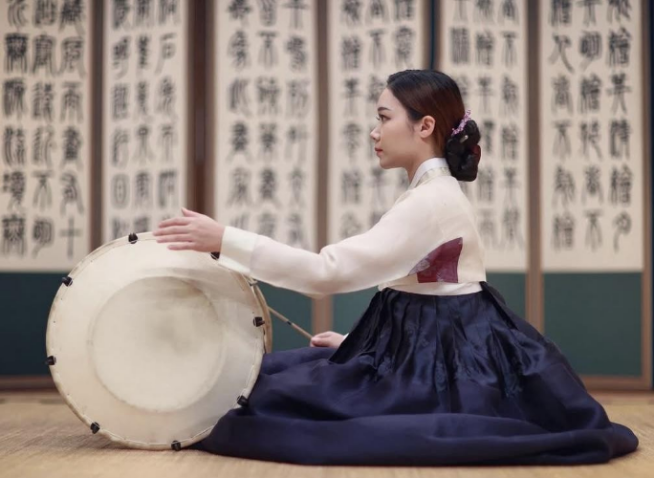 Traditional percussionist in Canada shares her art with world