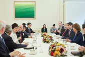 President Park meets with US House of Representatives delegation