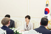 President meets CSIS delegation