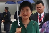 Park arrives in Malaysia for regional summits