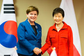 Korea holds summits with Poland, Hungary, Slovakia