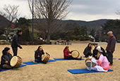 An introduction to samulnori at Hongbeopsa Temple in Busan