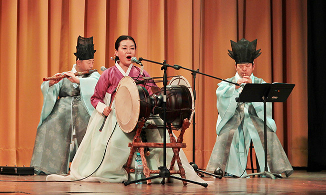 Classical Korean literature captures Peruvian readers