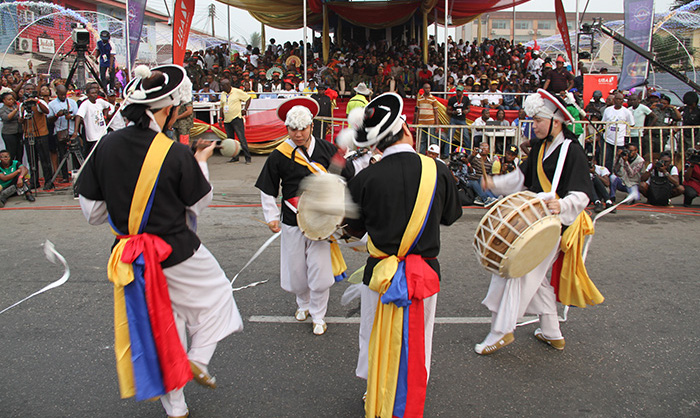 Korean mask dance hits Africa’s biggest street party