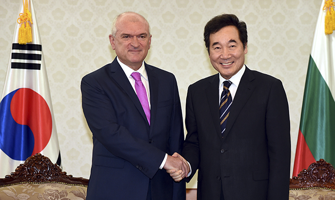 Prime Minister Lee holds talks with Bulgarian parliamentary leader