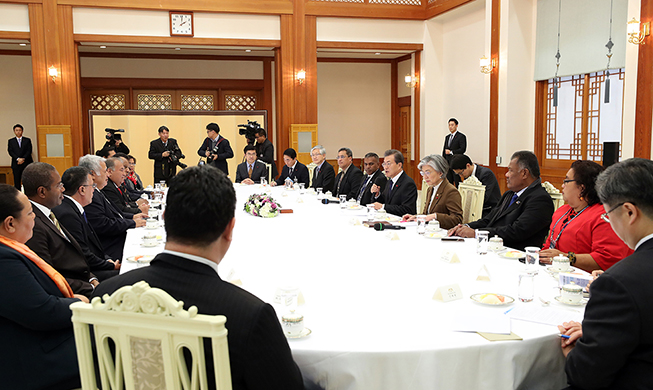 President meets Pacific island foreign ministers