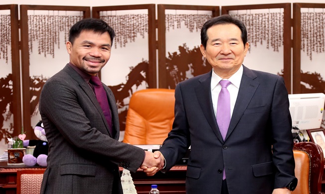 National Assembly speaker meets Philippine's Senator Pacquiao