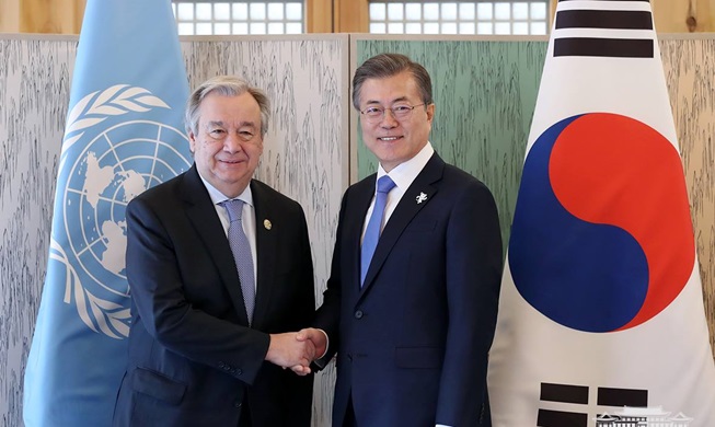 President Moon, UN secretary-general emphasize peace