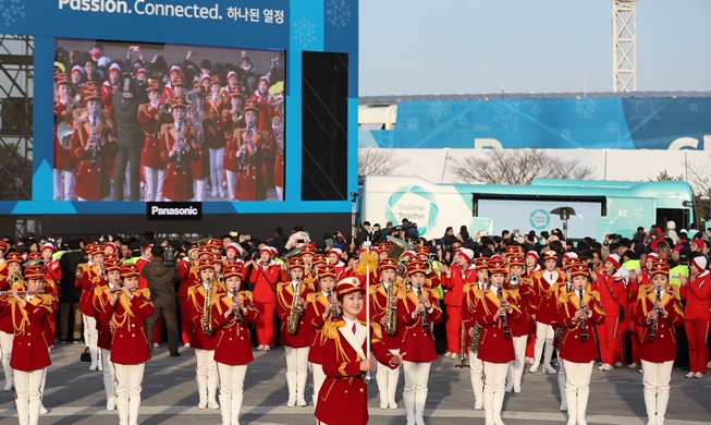 North Korean cheering squad performs in Gangneung