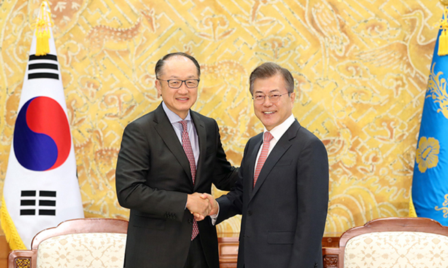 President Moon meets World Bank president