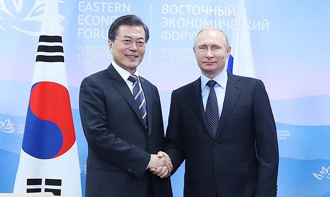 President Moon to visit Russia  from June 21 to 23