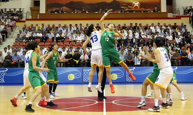 Basketball brings Koreas closer