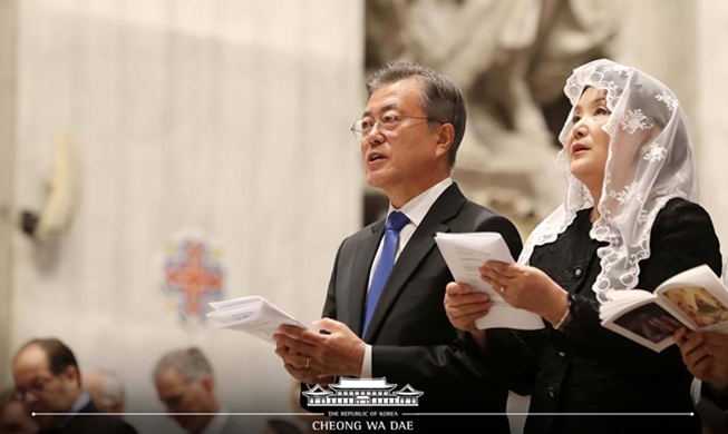 President Moon speaks about peace at Vatican Mass