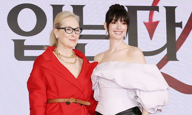 Actors Streep, Hathaway promote 'Devil Wears Prada 2' in Seoul