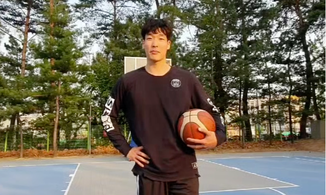 'Overcome Together' Relay Challenge: pro basketball player Kim Jin-yong