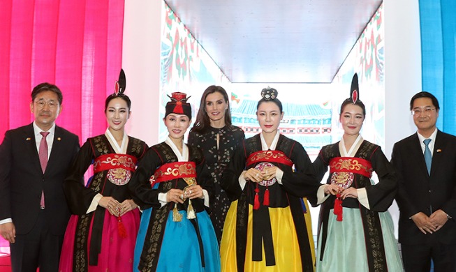 Korea grabs spotlight at tourism trade fair in Spain