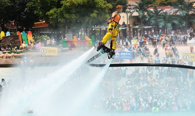 Flyboard blows away summer heat