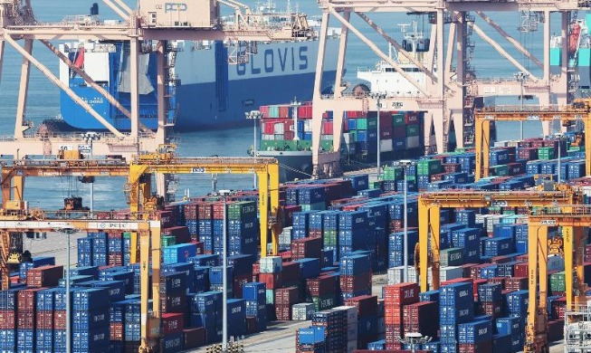 Chip boom fuels record-high exports in February of USD 67.3B