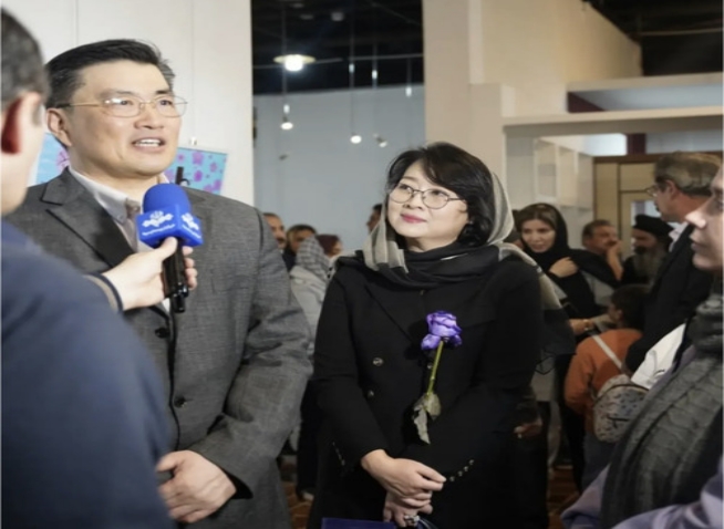 Exhibition in Tehran displays youth works from Korea, Iran