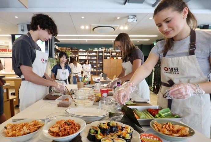 Hansik cooking class for int'l students