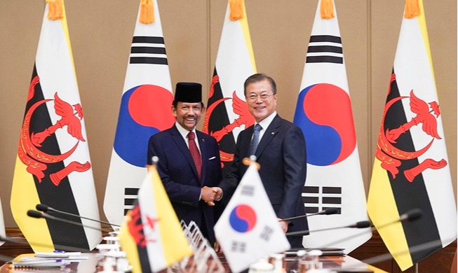 President pledges mutual prosperity via New Southern Policy, Brunei's Vision 2035