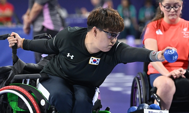 Paralympic team wins 2 gold, 2 silver in Paris