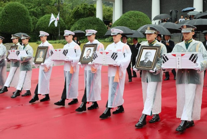 Remains of patriotic activists returned for 80th Liberation Day