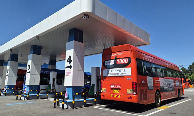 Gov't initiative makes Korea global leader in 'hydrogen mobility'