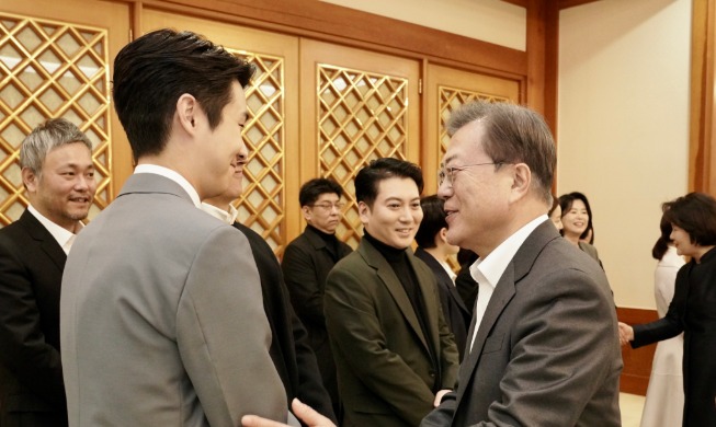 Remarks by President Moon Jae-in at Luncheon with Cast and Crew of Korean Film “Parasite”