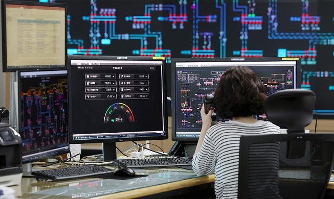 Monitoring supply and demand of electricity