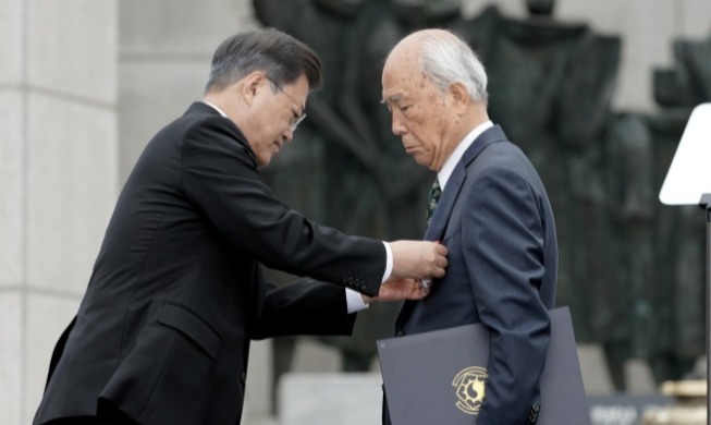 President pledges to make 'gov’t of filial piety'