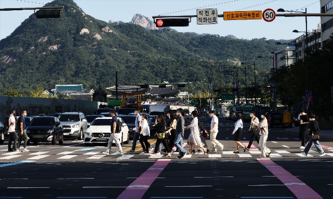 [Korea in photos] Going to work after end of Chuseok holidays