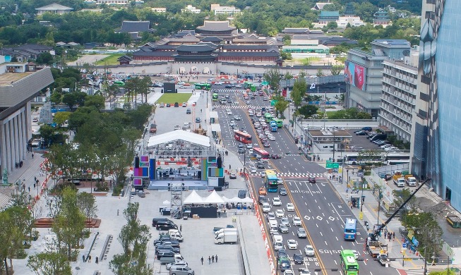 Gwanghwamun Square reopened after 21 months of renovation