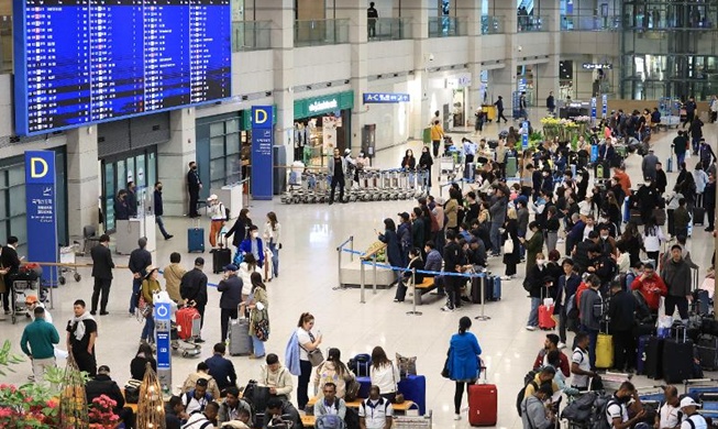 Entry through e-immigration gates expanded to 42 nationalities