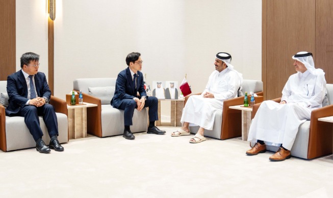 Trade minister, Qatar talk energy supply chains, high-tech ties