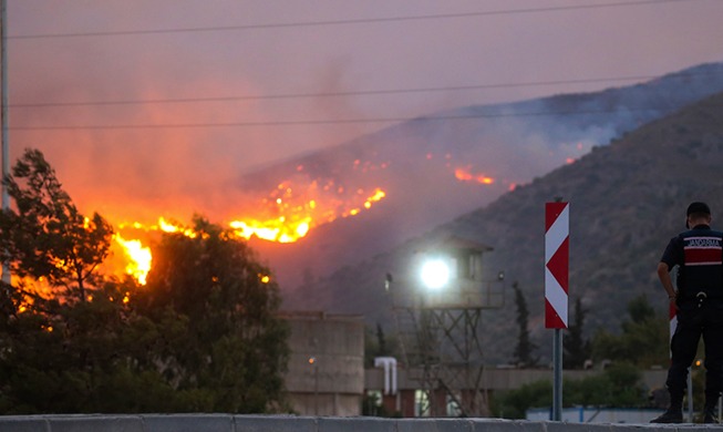 [Global watch] Raging fires in Turkey